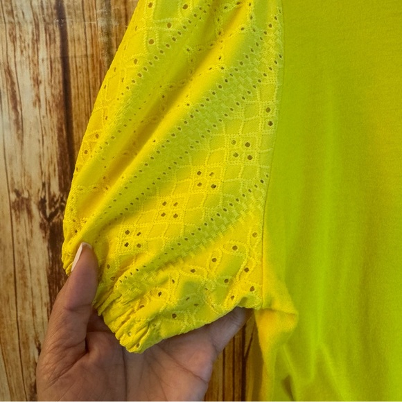 Michael Kors Women’s Yellow Eyelet Puff Sleeve Blouse Size Medium - Picture 7 of 11